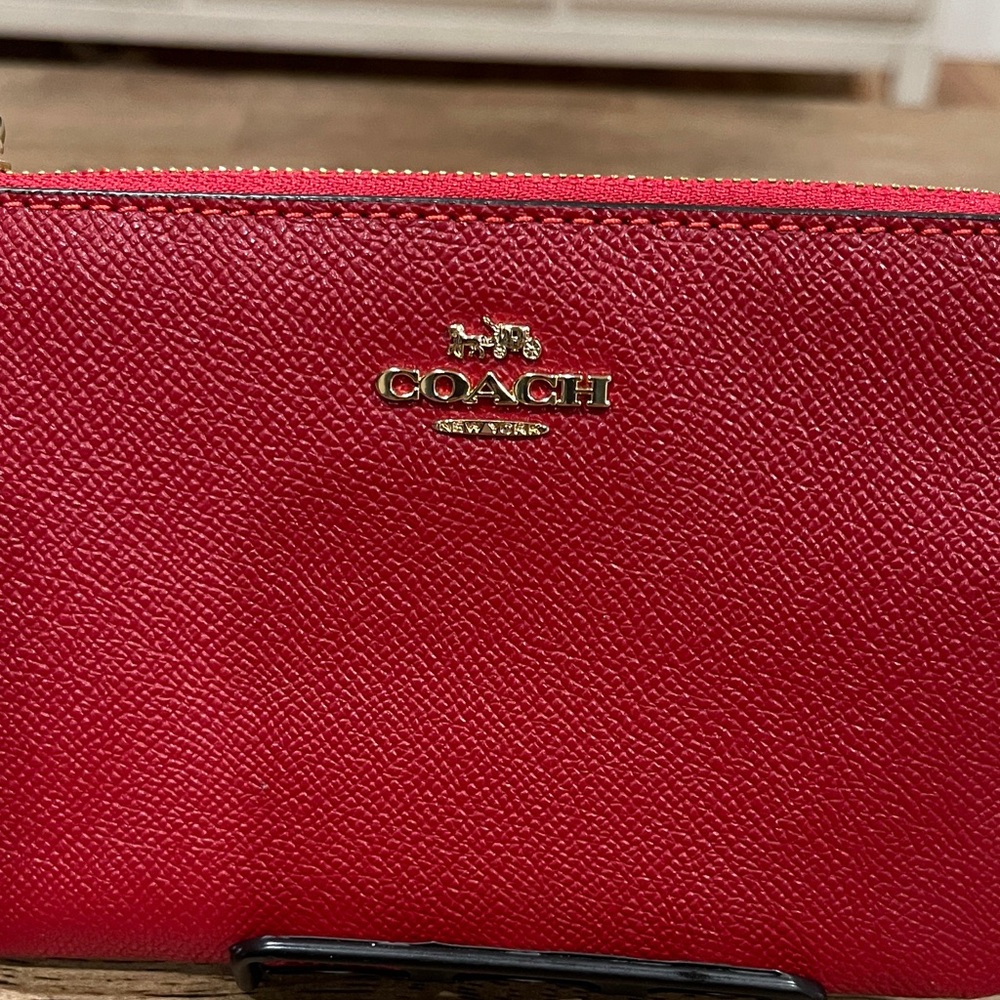 NWOT...Coach Red Leather Wristlet with Gold Star Charm - Picture 2 of 7